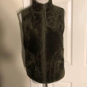 Market & Spruce Reversible Fleece Ves…